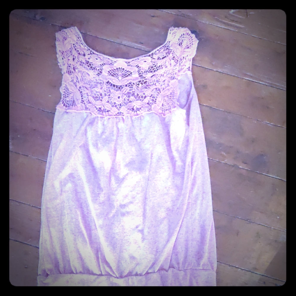 Lace back pink maternity top
